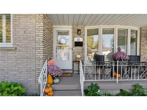 22 Walsh Court, Brantford, ON - Outdoor With Deck Patio Veranda