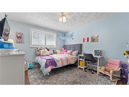 22 Walsh Court, Brantford, ON - Indoor Photo Showing Bedroom