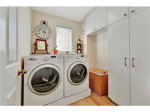 28 Austin Crescent, St. George, ON - Indoor Photo Showing Laundry Room