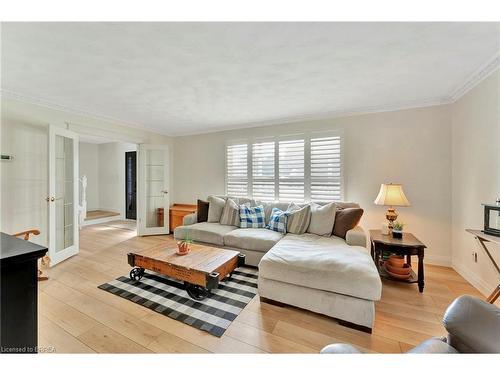 28 Austin Crescent, St. George, ON - Indoor Photo Showing Living Room