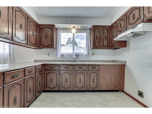 31-33 Ivanhoe Road, Brantford, ON - Indoor Photo Showing Kitchen With Double Sink