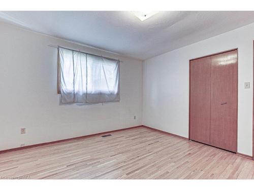 31-33 Ivanhoe Road, Brantford, ON - Indoor Photo Showing Other Room