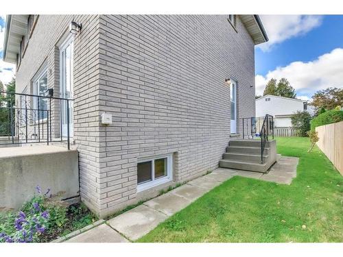 31-33 Ivanhoe Road, Brantford, ON - Outdoor