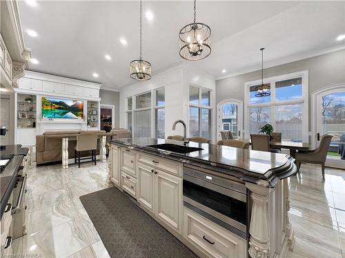 18 Harper Boulevard, Brantford, ON - Indoor Photo Showing Kitchen With Upgraded Kitchen