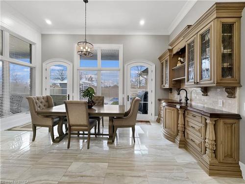 18 Harper Boulevard, Brantford, ON - Indoor Photo Showing Dining Room