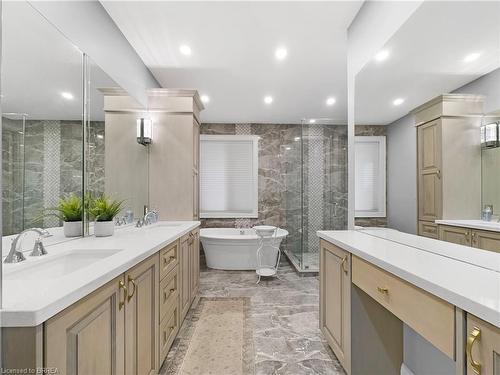 18 Harper Boulevard, Brantford, ON - Indoor Photo Showing Bathroom