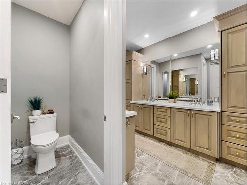 18 Harper Boulevard, Brantford, ON - Indoor Photo Showing Bathroom