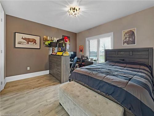 18 Harper Boulevard, Brantford, ON - Indoor Photo Showing Bedroom