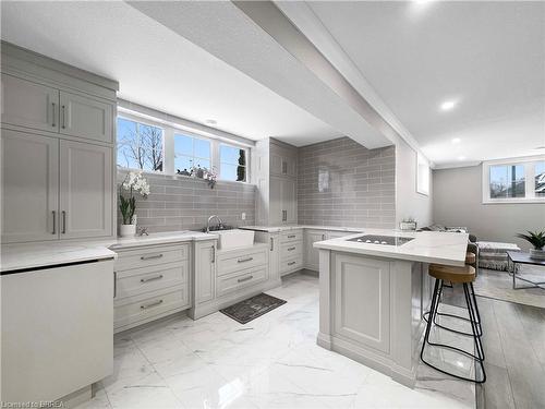 18 Harper Boulevard, Brantford, ON - Indoor Photo Showing Kitchen With Upgraded Kitchen