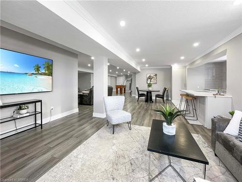 18 Harper Boulevard, Brantford, ON - Indoor Photo Showing Living Room