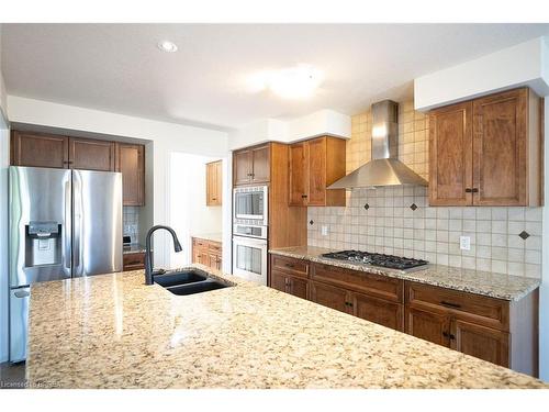 8 Oakes Court, Guelph, ON - Indoor Photo Showing Kitchen With Double Sink With Upgraded Kitchen