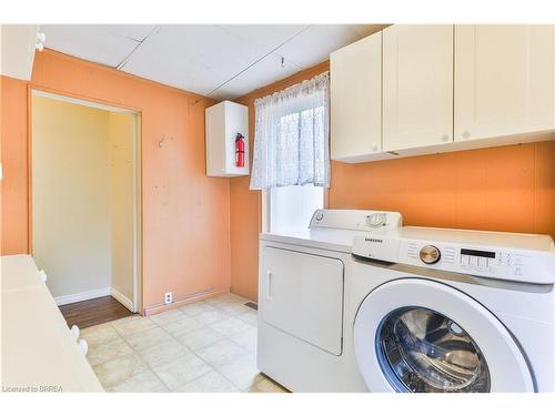 275 Grand River Avenue, Brantford, ON - Indoor Photo Showing Laundry Room