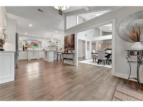 3976 Powerline Road W, Ancaster, ON - Indoor Photo Showing Living Room