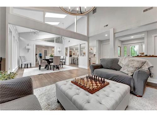 3976 Powerline Road W, Ancaster, ON - Indoor Photo Showing Living Room