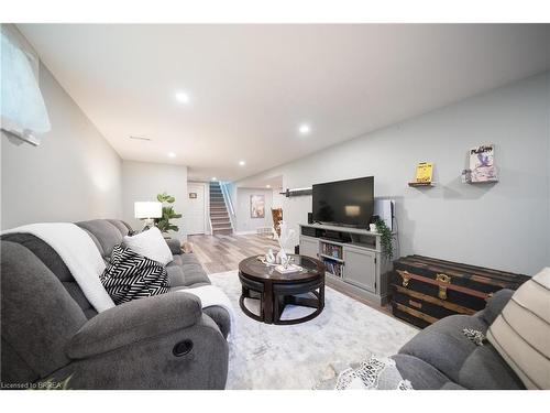 69 Elm Street, Simcoe, ON - Indoor Photo Showing Living Room