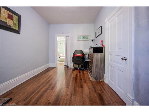 18 Bond Street, Brantford, ON - Indoor Photo Showing Other Room