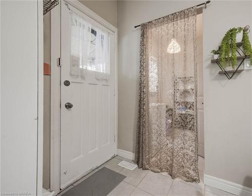 18 Bond Street, Brantford, ON - Indoor Photo Showing Other Room