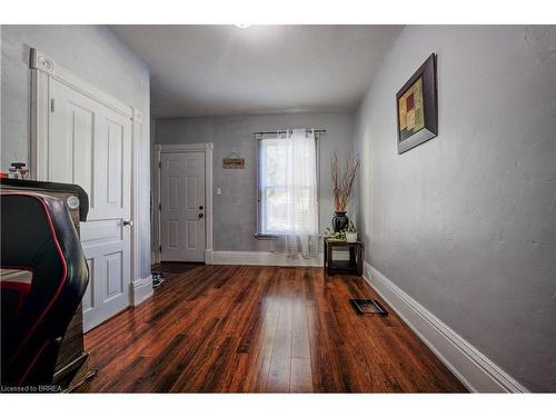 18 Bond Street, Brantford, ON - Indoor Photo Showing Other Room