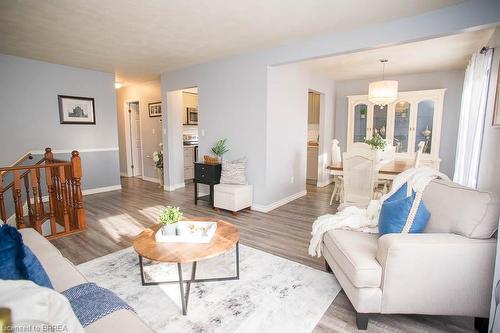 47 Coulbeck Road, Brantford, ON - Indoor Photo Showing Living Room