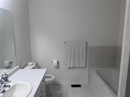 110 Flagg Avenue, Paris, ON - Indoor Photo Showing Bathroom