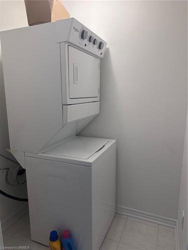 110 Flagg Avenue, Paris, ON - Indoor Photo Showing Laundry Room