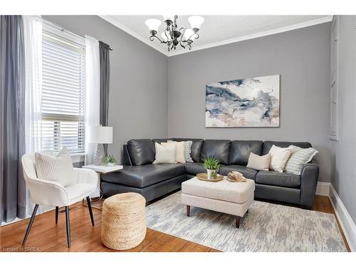 9 Richardson Street, Cambridge, ON - Indoor Photo Showing Living Room