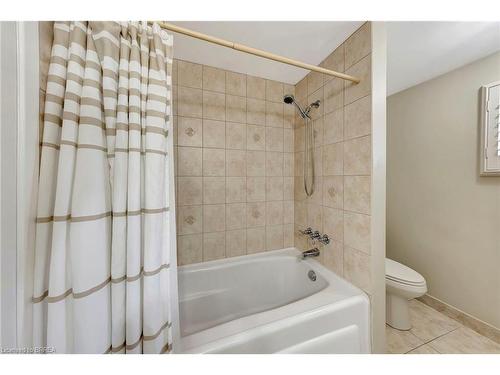 20 Farmington Place, Kitchener, ON - Indoor Photo Showing Bathroom