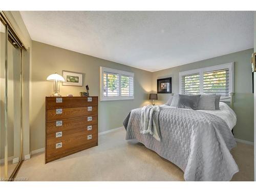 20 Farmington Place, Kitchener, ON - Indoor Photo Showing Bedroom