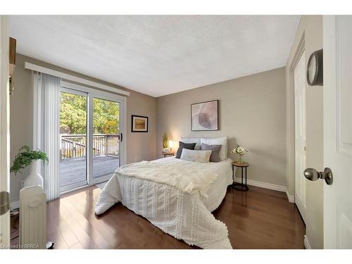 20 Farmington Place, Kitchener, ON - Indoor Photo Showing Bedroom