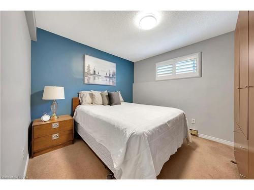 20 Farmington Place, Kitchener, ON - Indoor Photo Showing Bedroom