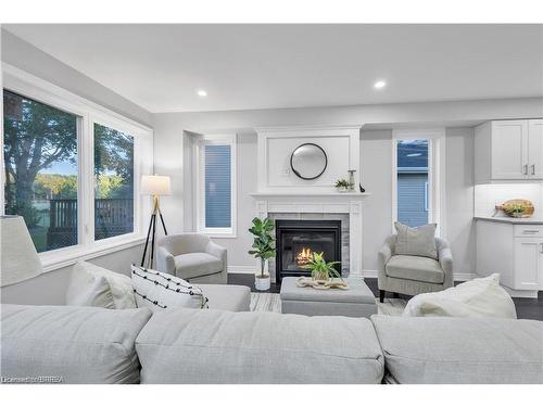 94 Sovereign Street W, Waterford, ON - Indoor Photo Showing Living Room With Fireplace