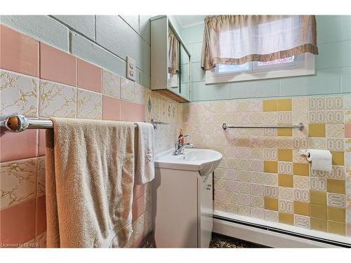 21 Janet Street, Port Colborne, ON - Indoor Photo Showing Bathroom