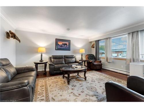 21 Janet Street, Port Colborne, ON - Indoor Photo Showing Living Room