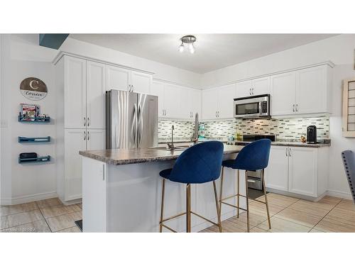 211 Maple Bush Drive, Cambridge, ON - Indoor Photo Showing Kitchen With Stainless Steel Kitchen With Upgraded Kitchen