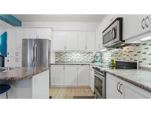 211 Maple Bush Drive, Cambridge, ON - Indoor Photo Showing Kitchen With Stainless Steel Kitchen With Upgraded Kitchen