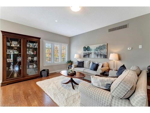 3-190 Argyle Street, Simcoe, ON - Indoor Photo Showing Living Room