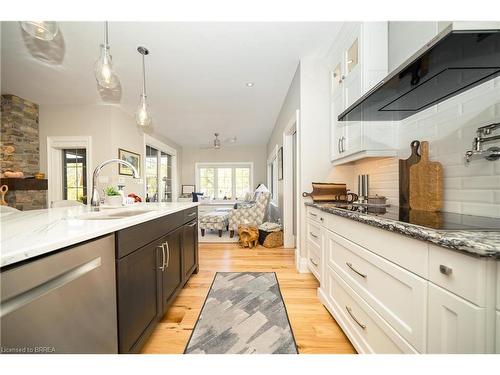 523 Blue Lake Road, St. George, ON - Indoor Photo Showing Kitchen With Upgraded Kitchen