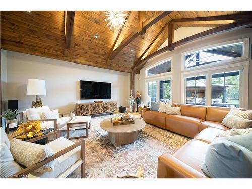 523 Blue Lake Road, St. George, ON - Indoor Photo Showing Living Room