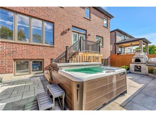 138 Kingsview Drive, Stoney Creek, ON - Outdoor With Deck Patio Veranda With Exterior