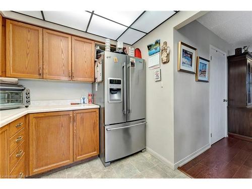 305-88 Tollgate Road, Brantford, ON - Indoor Photo Showing Kitchen