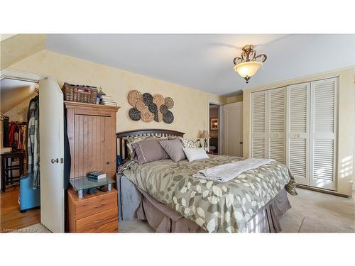 46 Devon Street, Brantford, ON - Indoor Photo Showing Bedroom