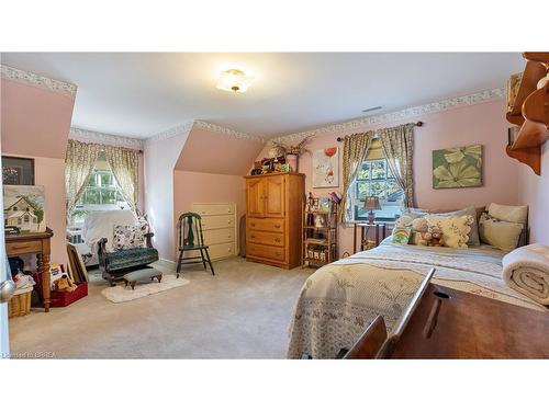 46 Devon Street, Brantford, ON - Indoor Photo Showing Bedroom