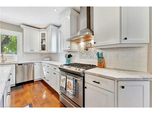 6 Lincoln Avenue, Brantford, ON - Indoor Photo Showing Kitchen