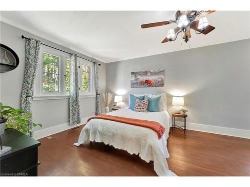 6 Lincoln Avenue, Brantford, ON - Indoor Photo Showing Bedroom