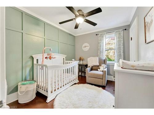 6 Lincoln Avenue, Brantford, ON - Indoor Photo Showing Bedroom