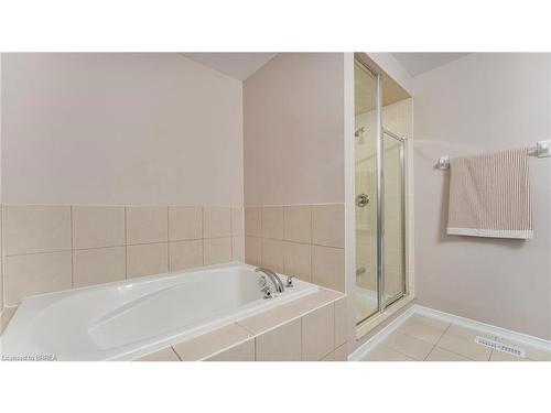 2 Turnbull Drive, Brantford, ON - Indoor Photo Showing Bathroom