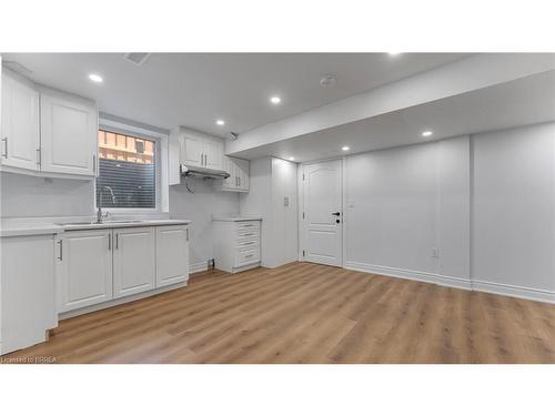 2 Turnbull Drive, Brantford, ON - Indoor Photo Showing Kitchen