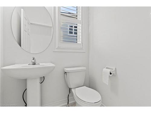 65 Hartley Avenue, Paris, ON - Indoor Photo Showing Bathroom