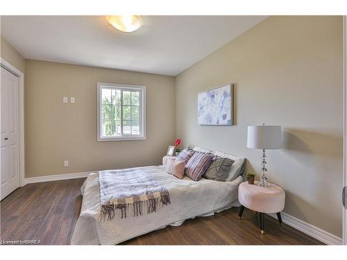 28A Grandview Street, Brantford, ON - Indoor Photo Showing Bedroom