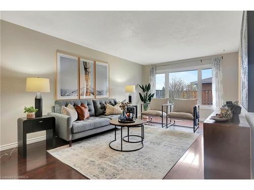 63-14 Williamsburg Road, Kitchener, ON - Indoor Photo Showing Living Room